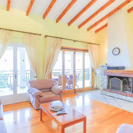 Natasha * Katávolos