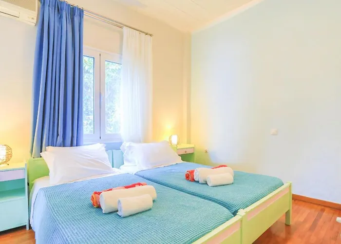 Natasha Vilă Katávolos